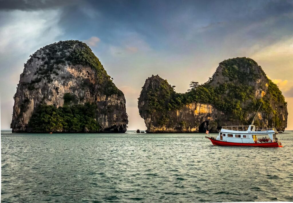 Sailing guide: Sailing Thailand's Andaman Sea: Phuket & the Similans