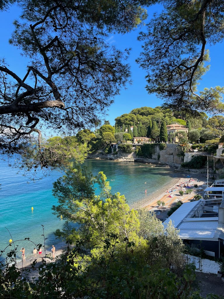 Yacht charters in French Riviera