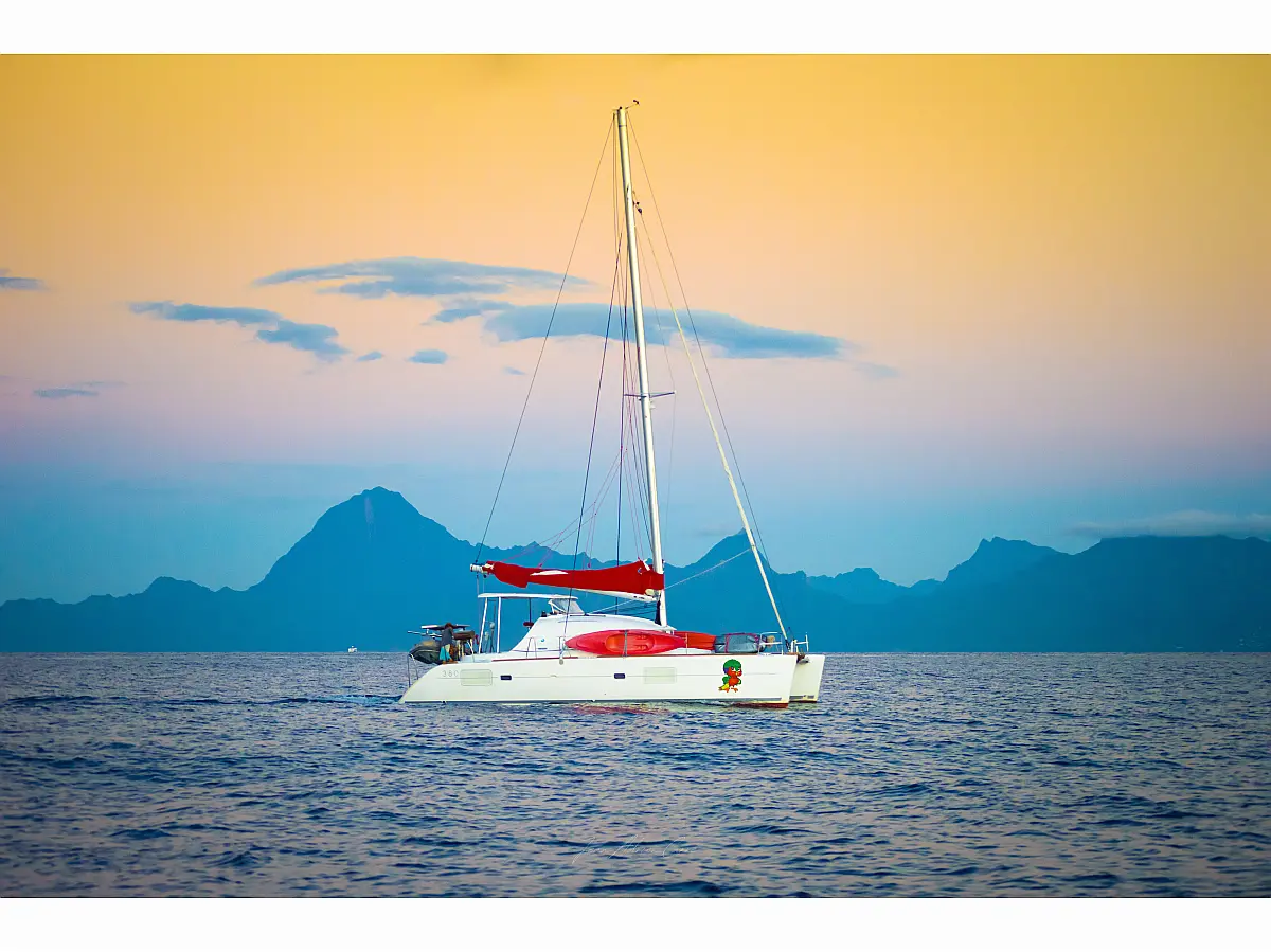Lagoon 380 S2 (2019) in French Polynesia