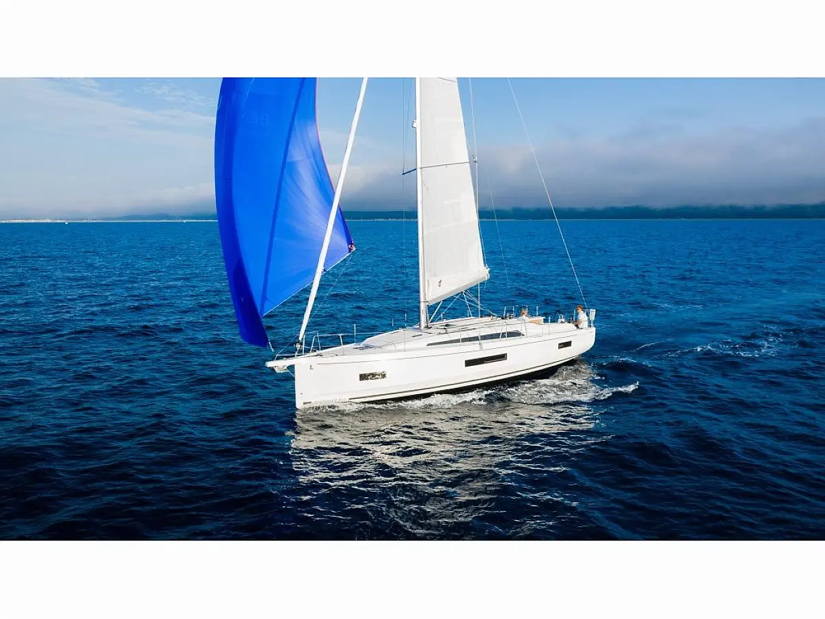 Oceanis 37.1 (2024) in Sardinia