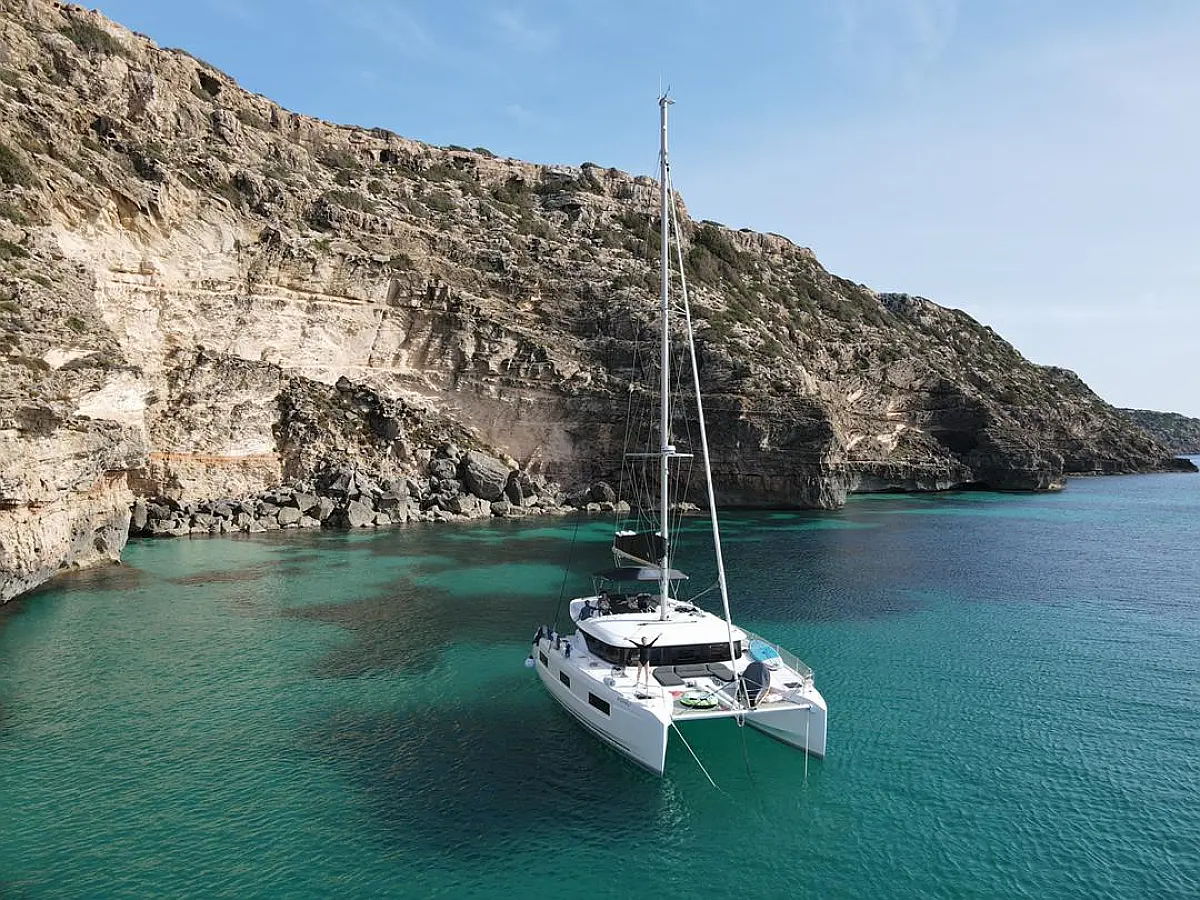 Lagoon 46 (2022) in Spain