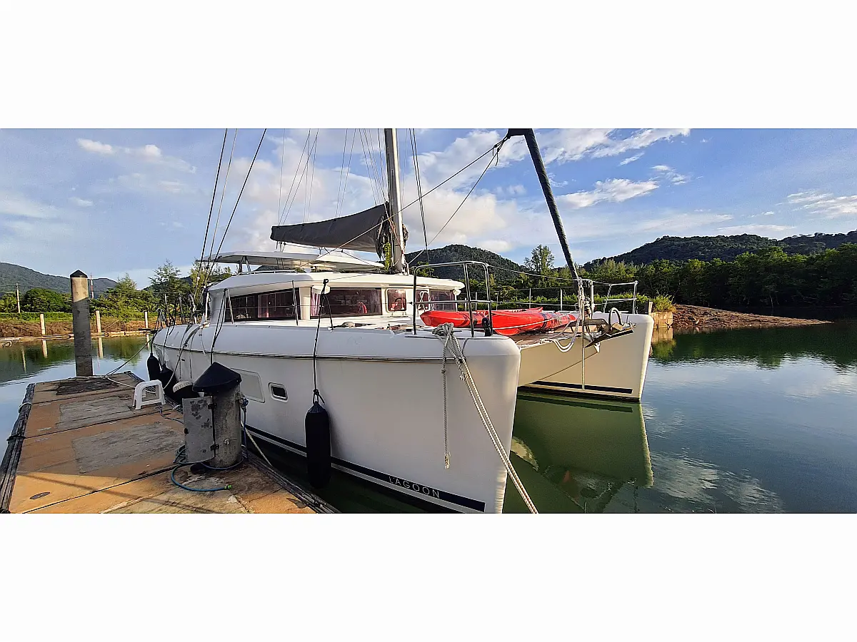 Lagoon 420 (2008) in Thailand