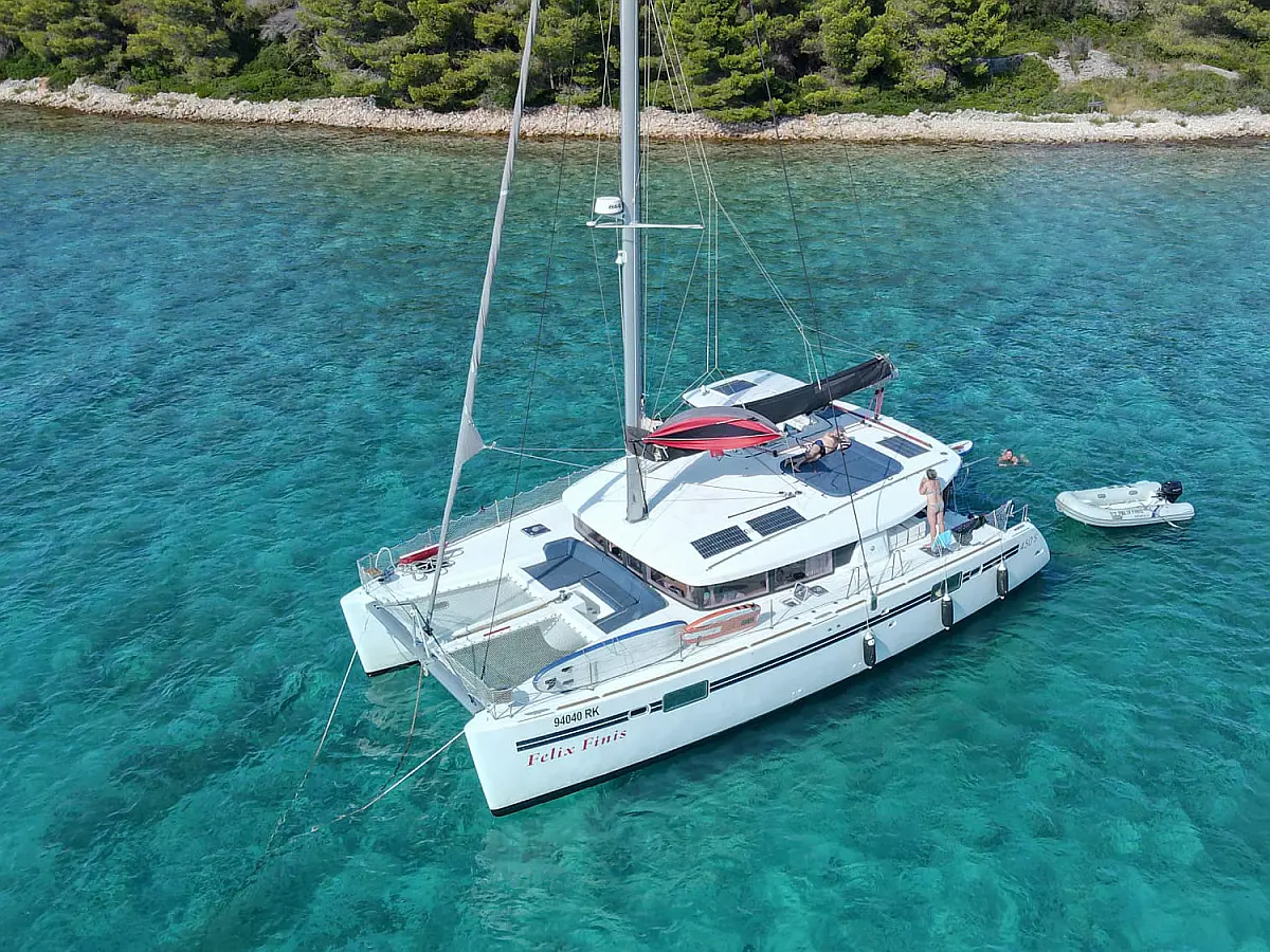 Lagoon 450 Sport (2017) in Tanzania