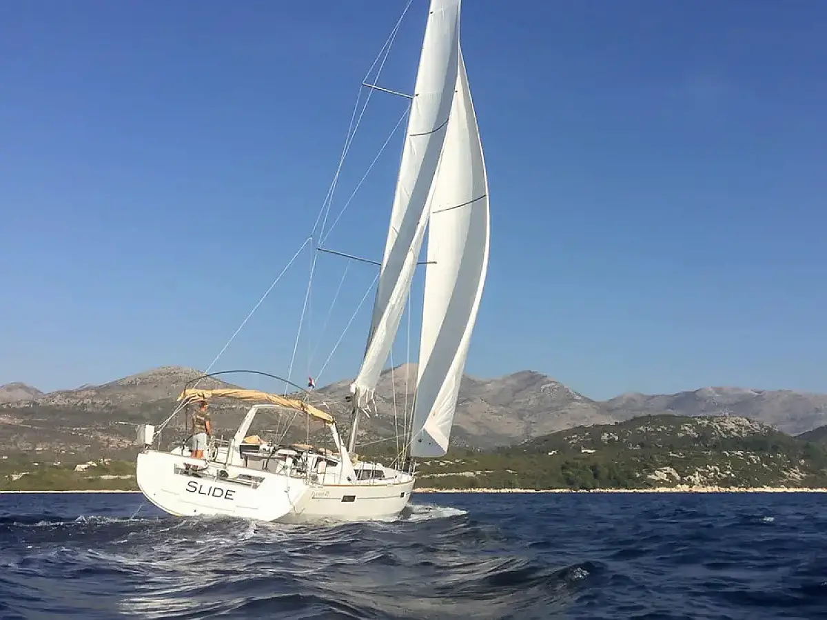 Oceanis 45 (2018) in Montenegro