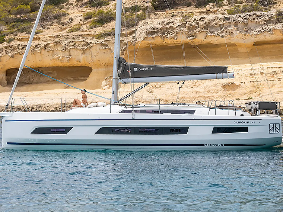 Dufour 41 (2025) in Sardinia