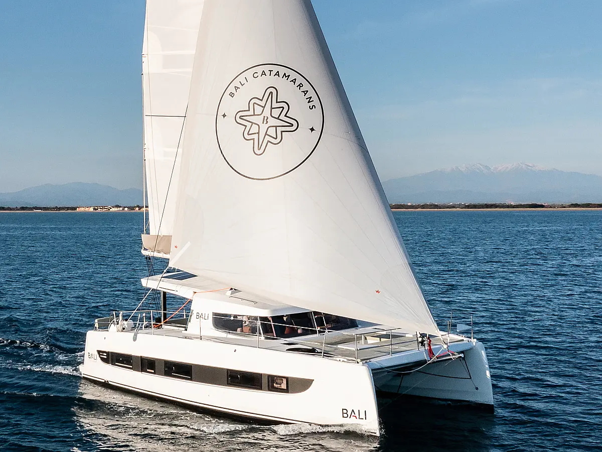 Bali Catsmart (2027) in French Riviera